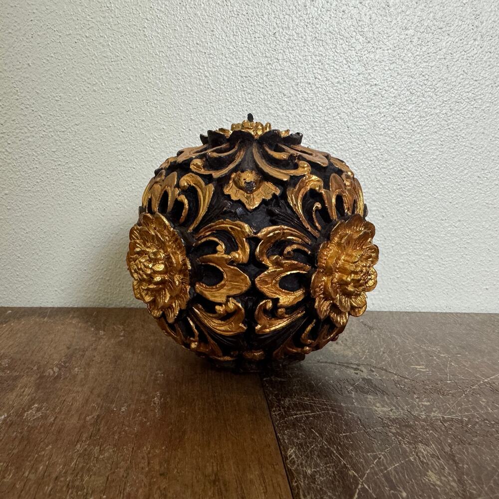Vintage Style Ornate Gold and Black Floral Scrollwork Decorative Sphere‎ 9683